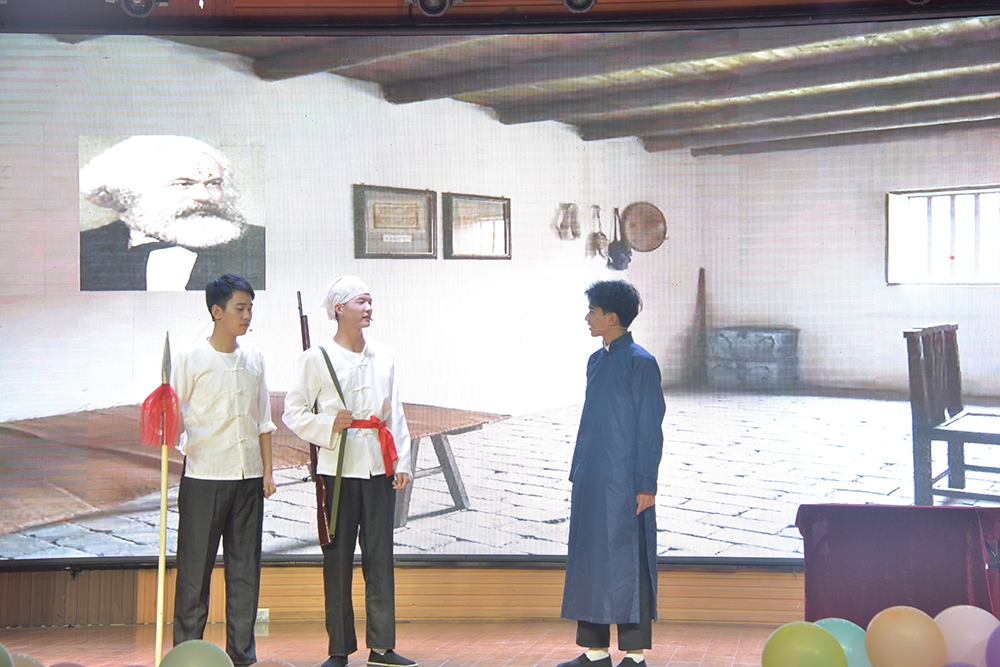 说明: http://www.xyu.edu.cn/__local/C/C0/8B/6A1FEF4F08232C1F6717EFEB79B_00241E5A_90869.jpg